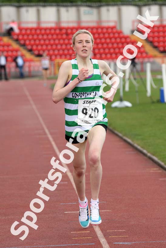 Womens senior 1500 metres, North Eastern Champs, Gateshead Stadium. Photo: David T. Hewitson/Sports for All Pics
